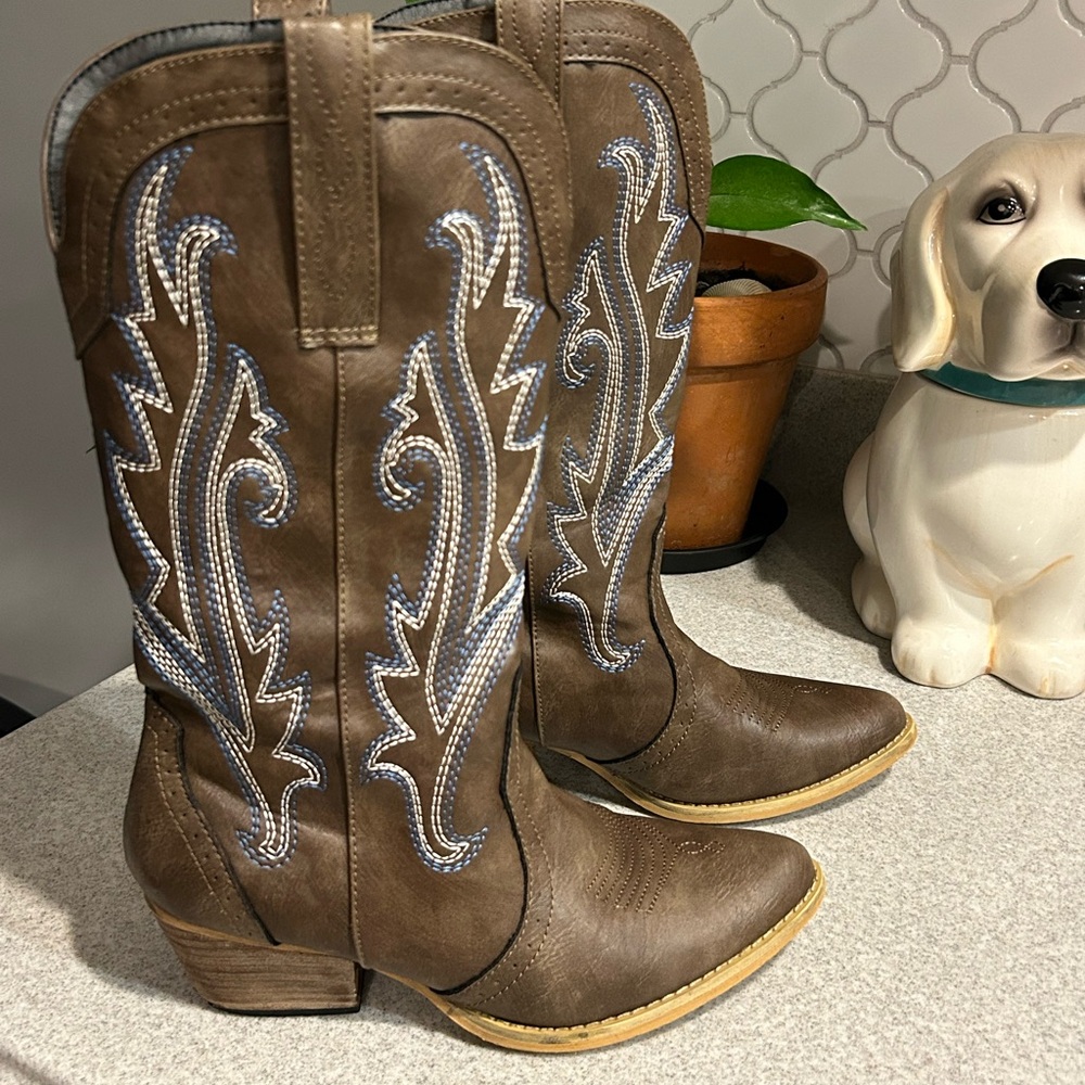 Hisea Women's Leopard Print Lined Boots